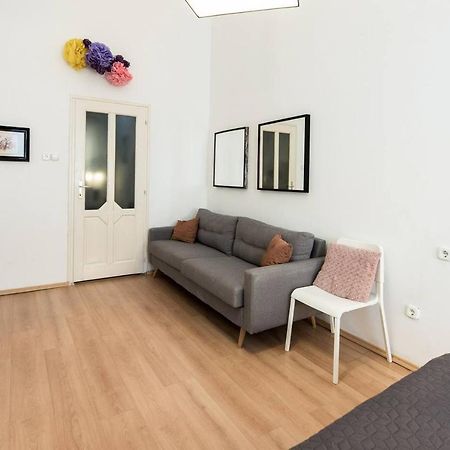 Cosy And Central Apartment With 4 Bedrooms And A/C Будапеща Екстериор снимка