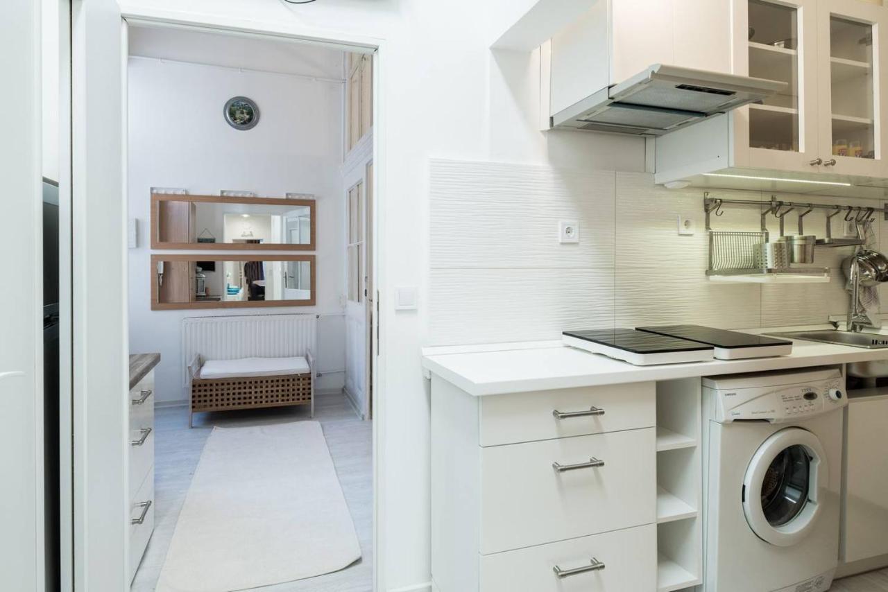 Cosy And Central Apartment With 4 Bedrooms And A/C Будапеща Екстериор снимка