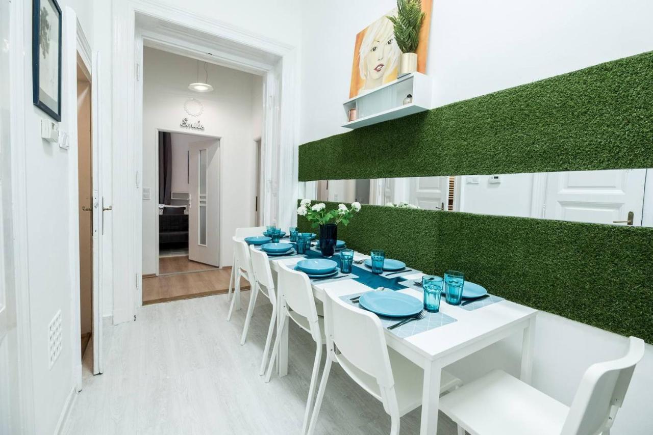 Cosy And Central Apartment With 4 Bedrooms And A/C Будапеща Екстериор снимка
